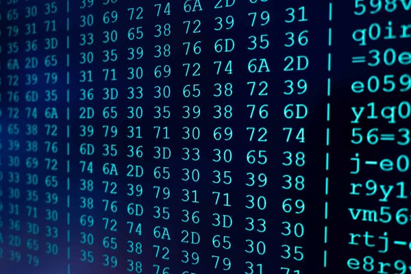 Comment mettre en place un programme de reconnaissance peer-to-peer dans un environnement de travail virtuel ?