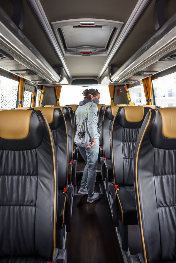 Découvrez les avantages de la location d'un minibus 9 places